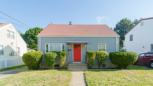 296 Birdseye St Photo 1