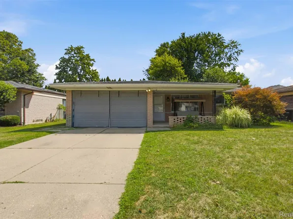 37596 Adrian Dr, Sterling Heights, MI 48310