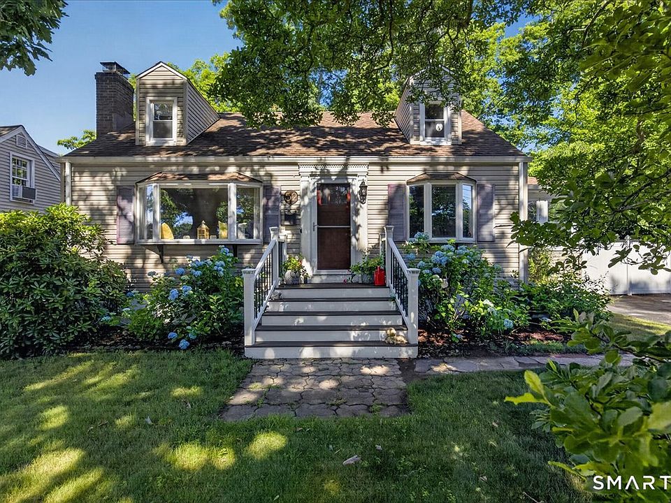 1st image of 52 Hillside Avenue