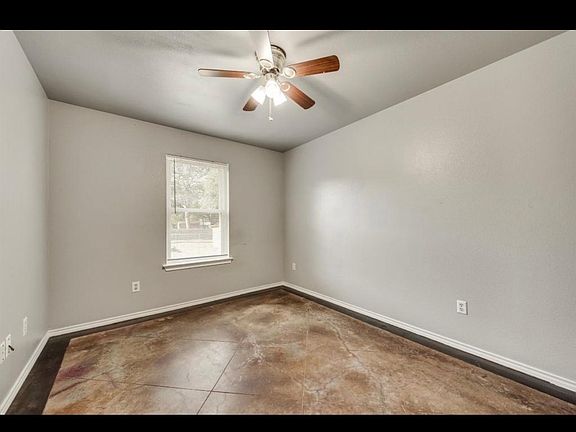 5th image of 1013 N Stewart St