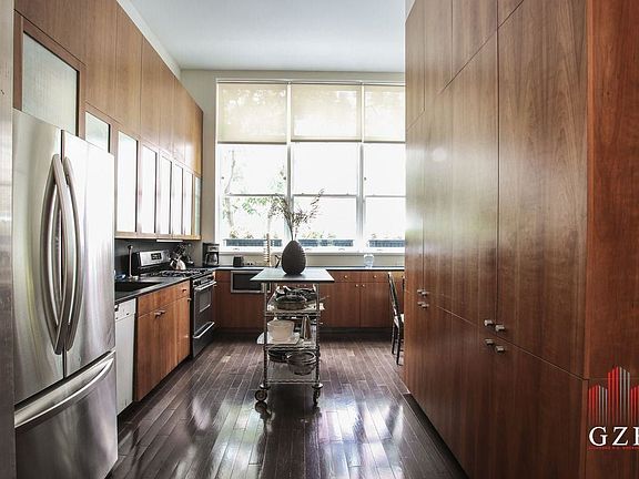 4th image of 164 E 91st St APT 1