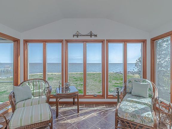5th image of 644 Bay Quarter Dr