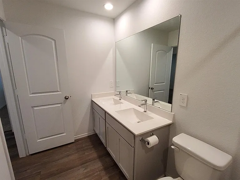 4901 Blue Beetle Ridge Dr — Photo 32