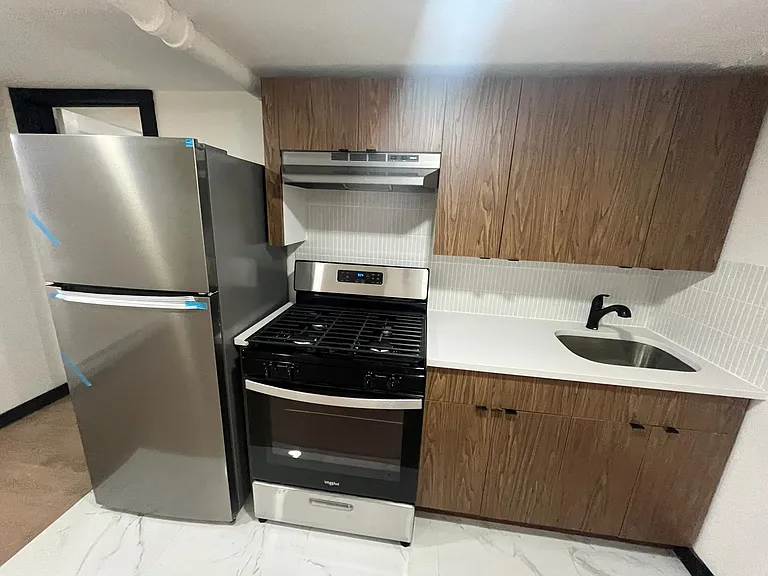 1183 Broad St #B2 — Photo 3