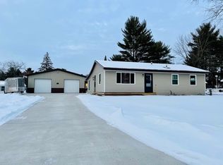 49 North St, Montello, WI 53949