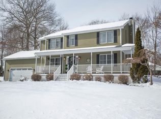 32 Fox Ridge Dr, Cranston, RI 02921