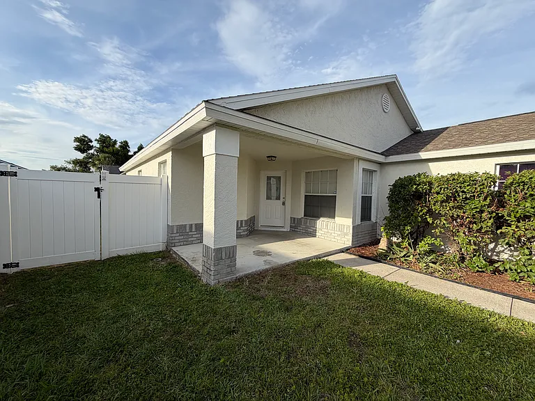 1646 Oak Hill Trl — Photo 3