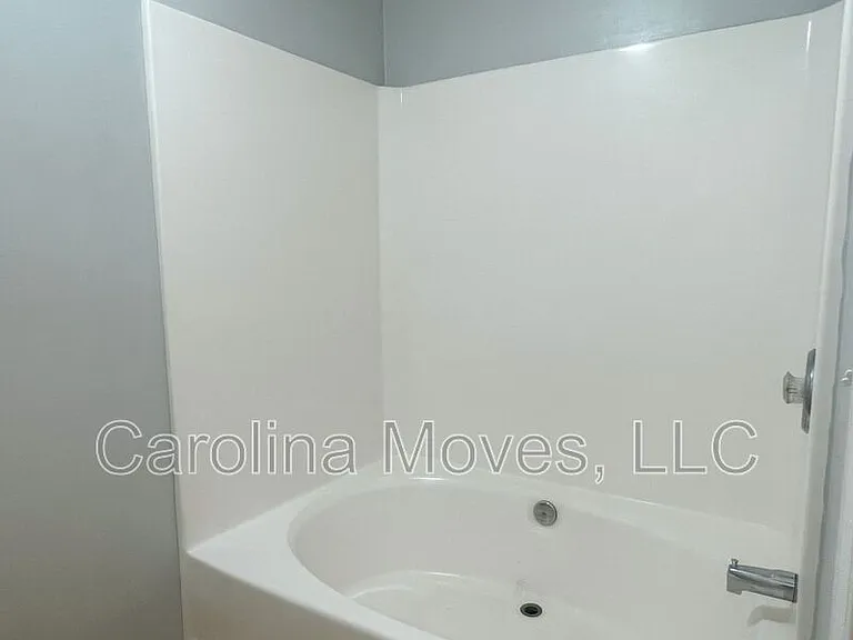 223 Spring Crossing Cir — Photo 11
