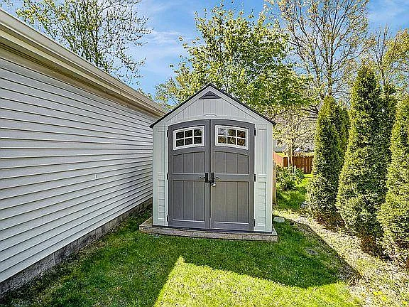 1919 Barnard Dr — Photo 12
