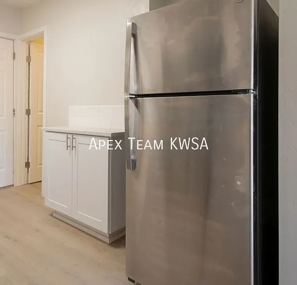 2627 E Grant Rd #8 — Photo 9