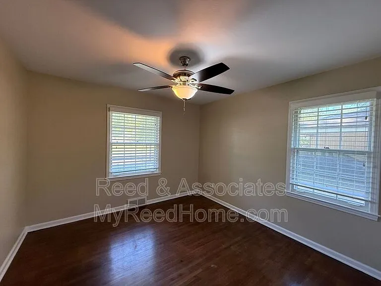 5047 Howard Pl — Photo 11