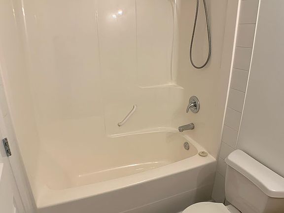 5th image of 200 Lougheed Dr #3105