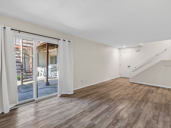4th image of 3409 Parkwild Dr #101
