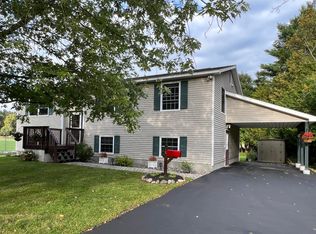 18 Canaras Ave, Saranac Lake, NY 12983