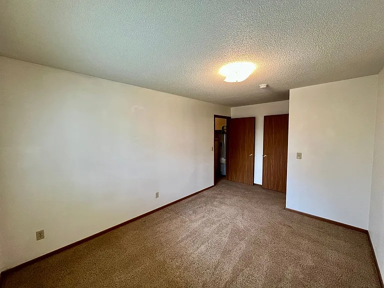 810 S State St — Photo 6