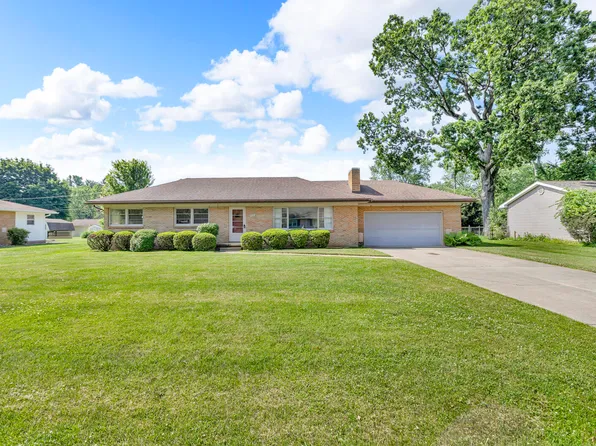 1515 Kensington Dr, Jackson, MI 49203
