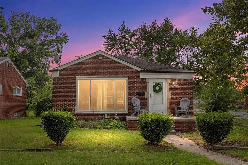 1st image of 21461 Westhampton St