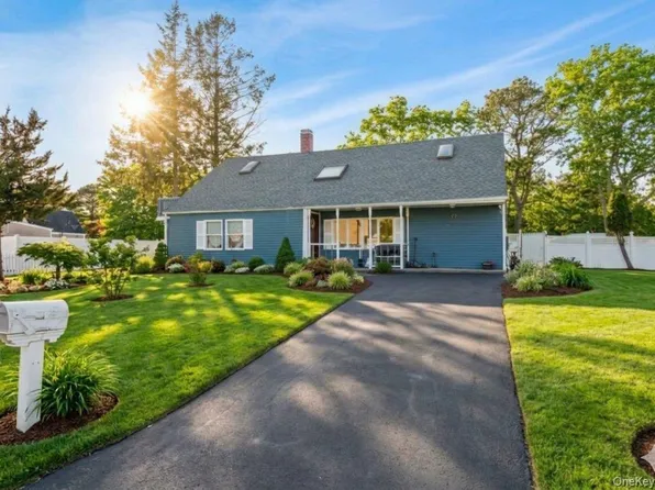 68 S Village Drive, Bellport, NY 11713