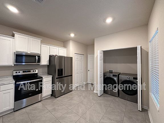 5th image of 878 Observatory Pkwy