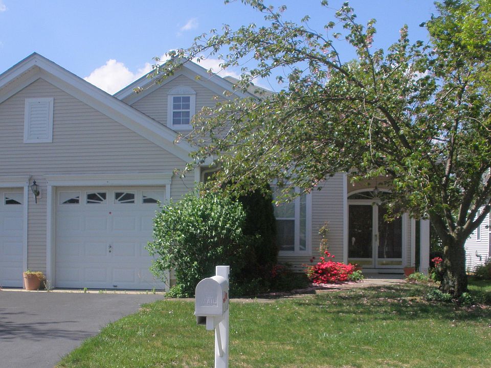 1st image of 29 Greensprings Dr