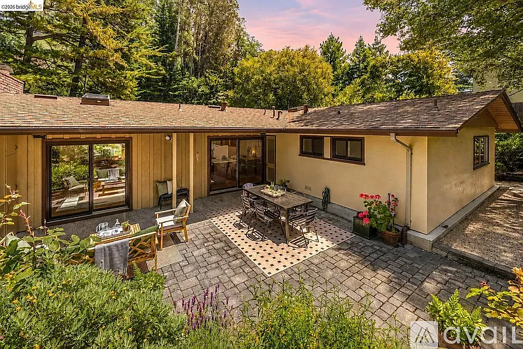 7200 Saroni Dr — Photo 1