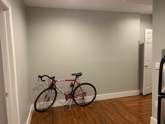 5th image of 238 E 111th St APT 1C