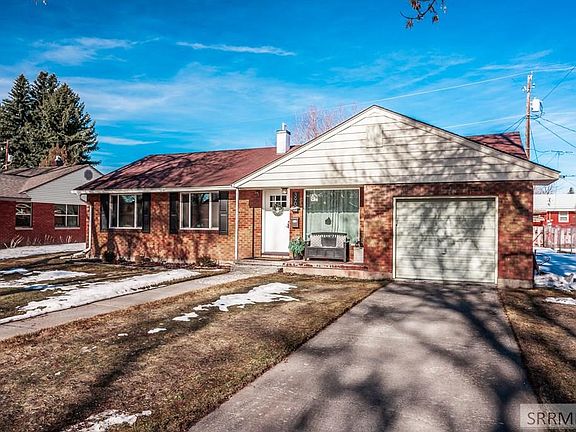 4th image of 390 Linden Dr