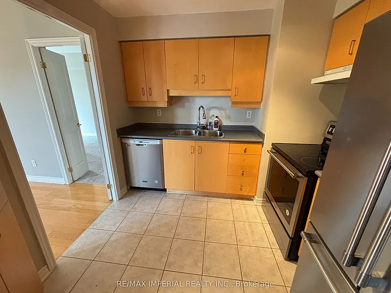 60 Old Mill Rd #405 — Photo 5