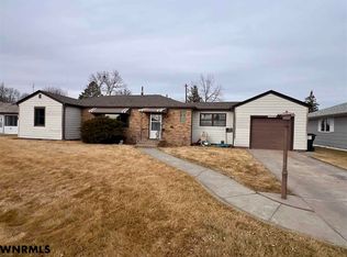 613 E 28th St, Scottsbluff, NE 69361