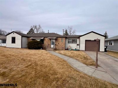 613 E 28th St, Scottsbluff, NE, 69361