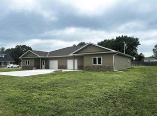 306 S Walnut St, Arnold, NE 69120