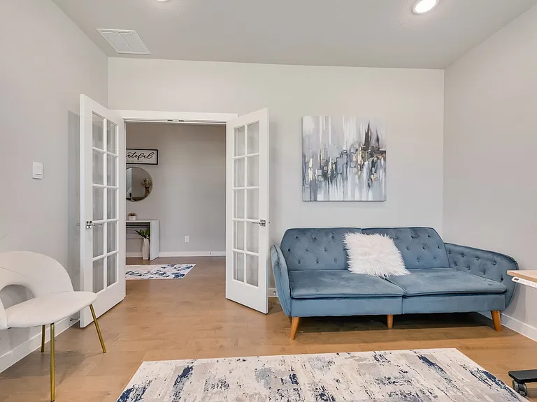 211 Coyote Creek Dr — Photo 11
