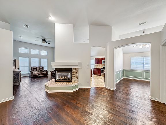 3rd image of 6204 Reddenson Dr