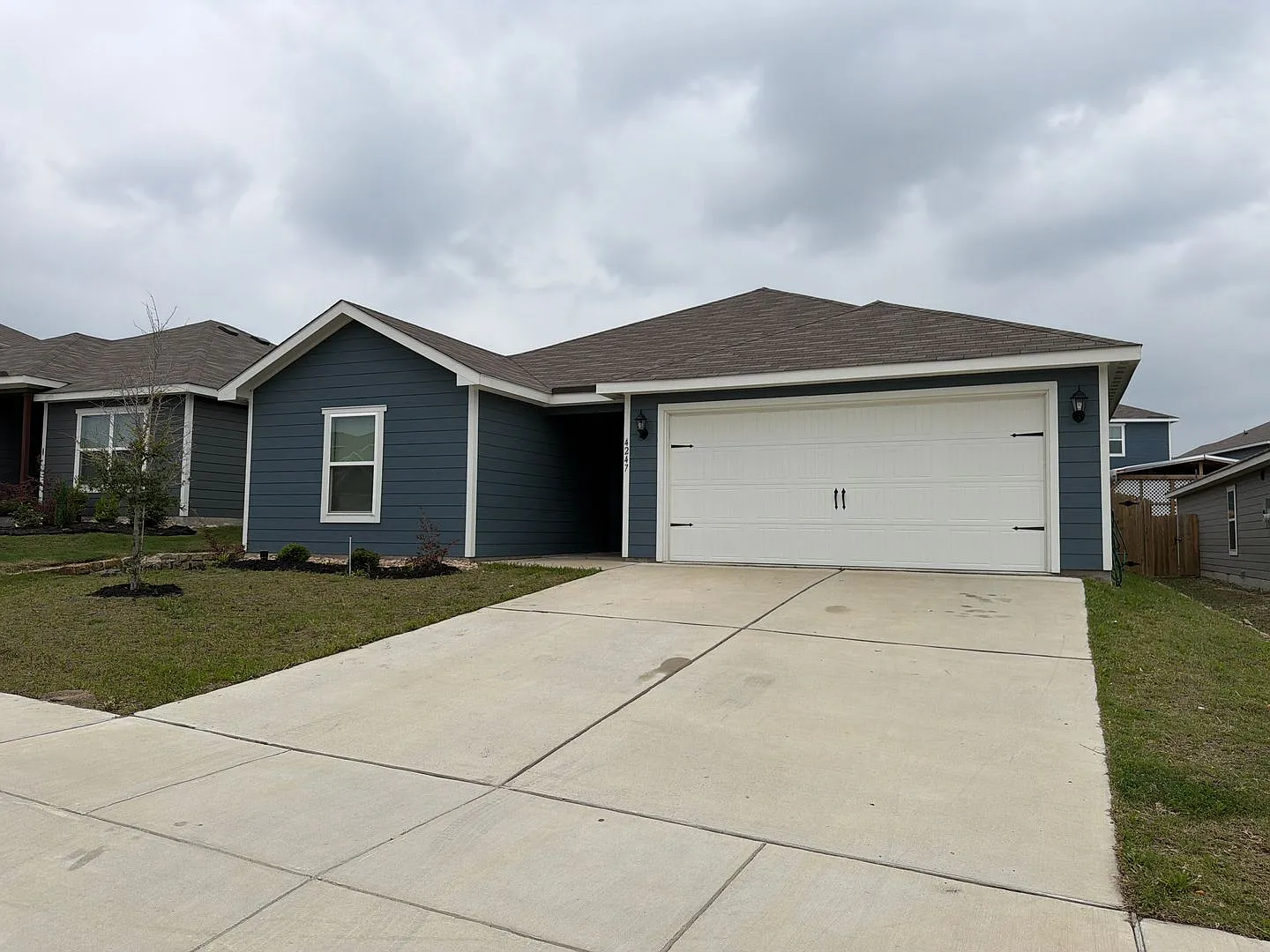 **Move In Special Move In By 8/31 for $500 Off 2nd Month Rent — Photo 4