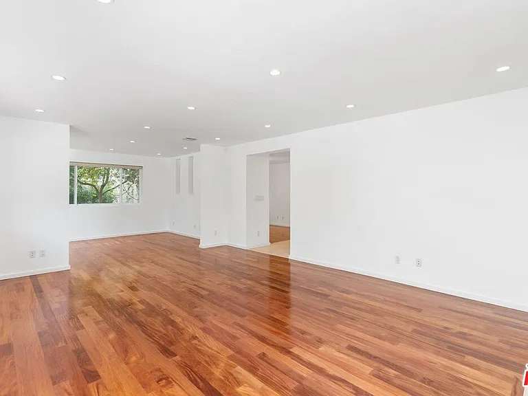 10645 Wilshire Blvd #101 — Photo 36