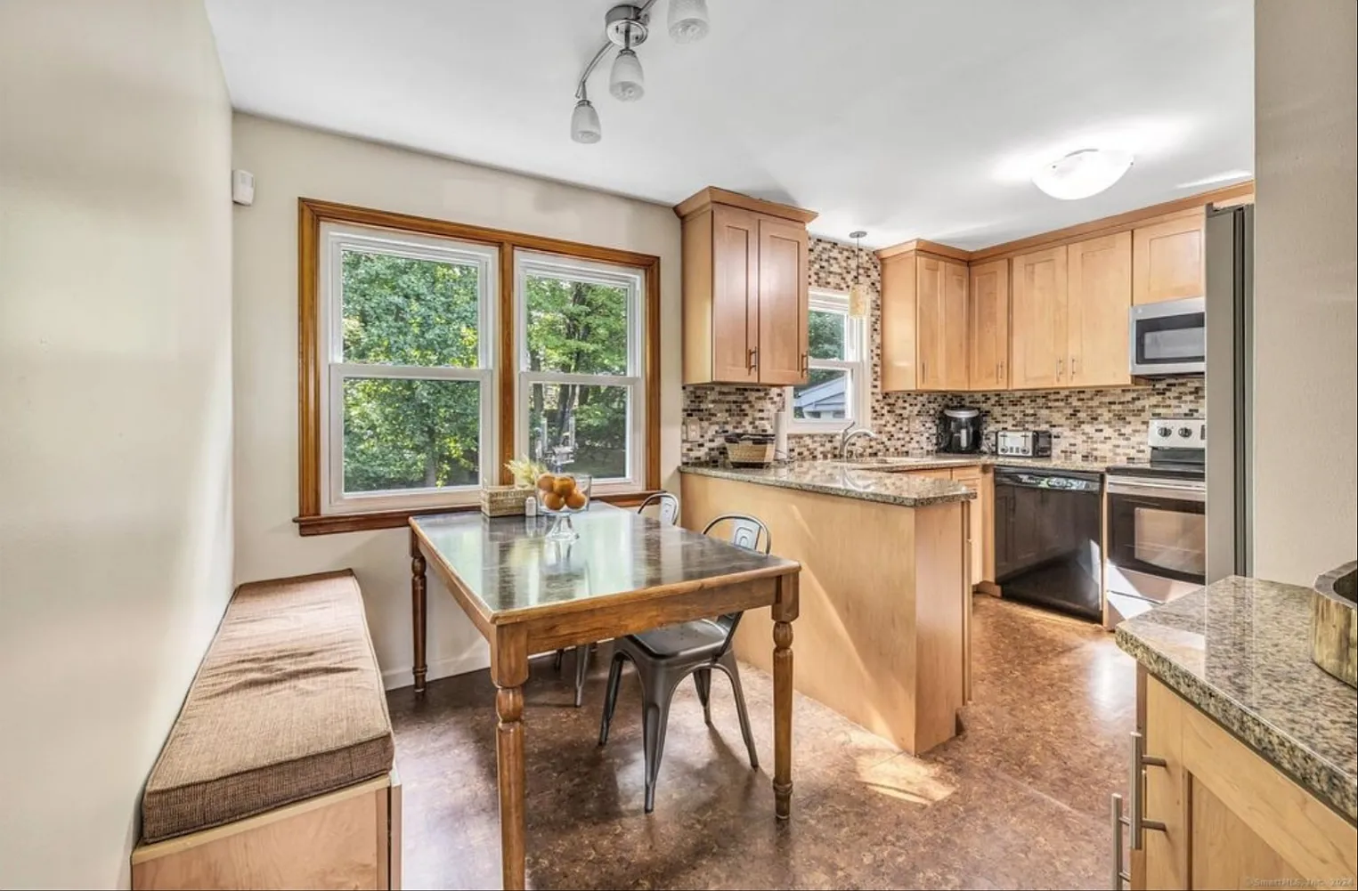 4 bed, 1287 sqft, $4,000 — Photo 3