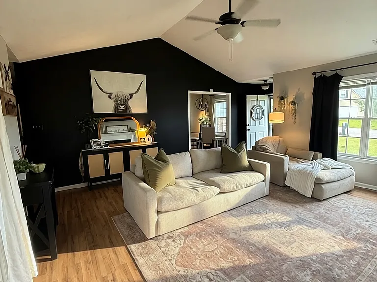 220 Walden Green Dr — Photo 4
