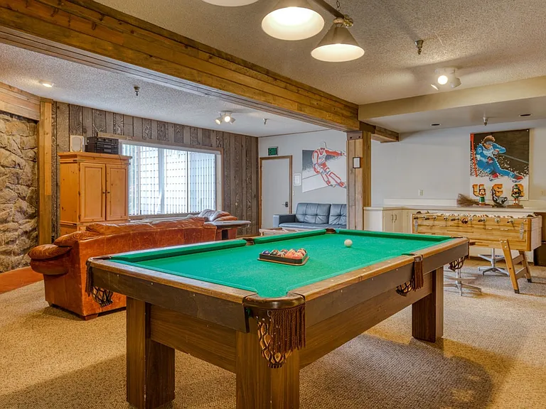 Building's Lounge