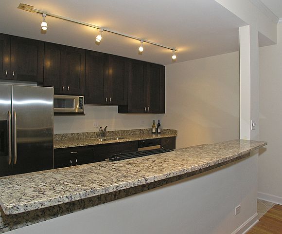2nd image of 1933 N Dayton St #1E