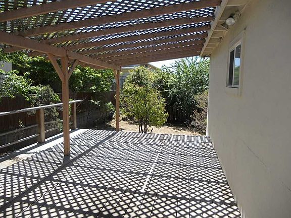 3rd image of 1301 Mariposa St