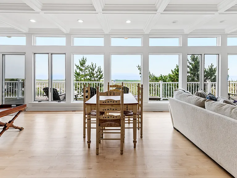 329 Dune Rd — Photo 18