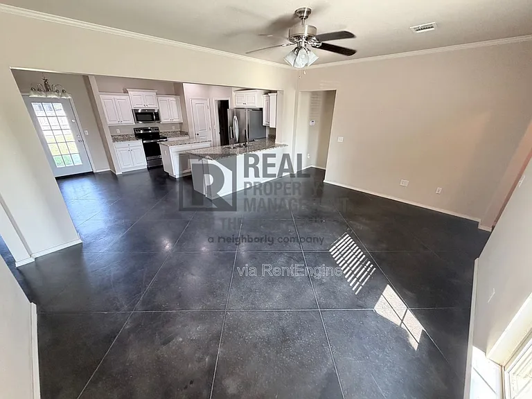 7700 Legacy Pkwy — Photo 4