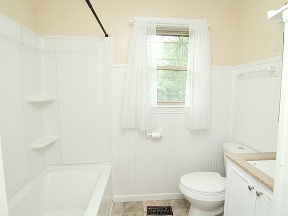 5th image of 1059 Forrest Dr