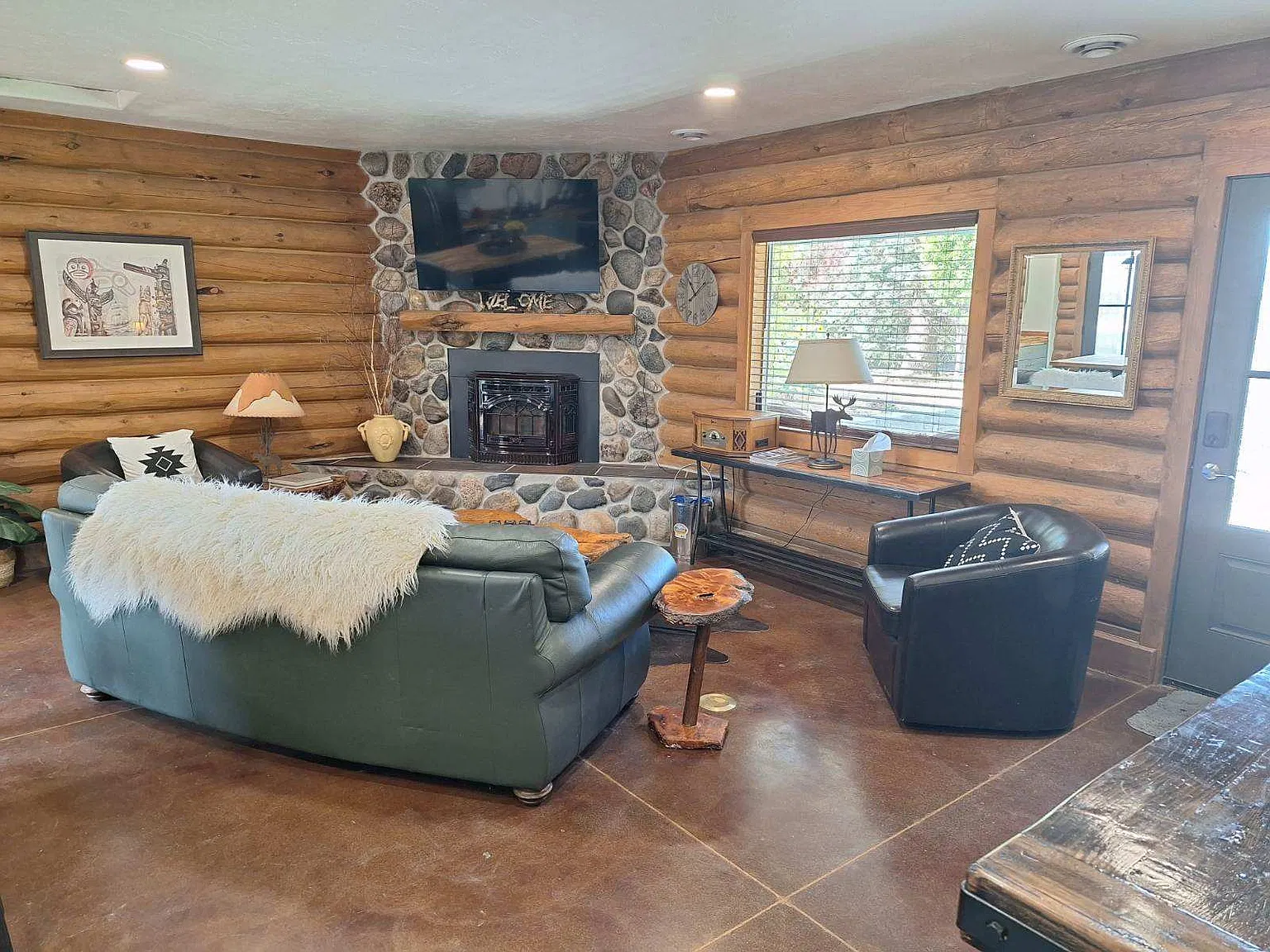 3 bed, 1.5 bath, 1175 sqft, $3,000 — Photo 2