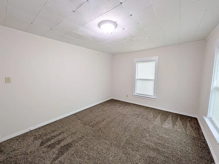 5365 E Parkway Dr — Photo 10