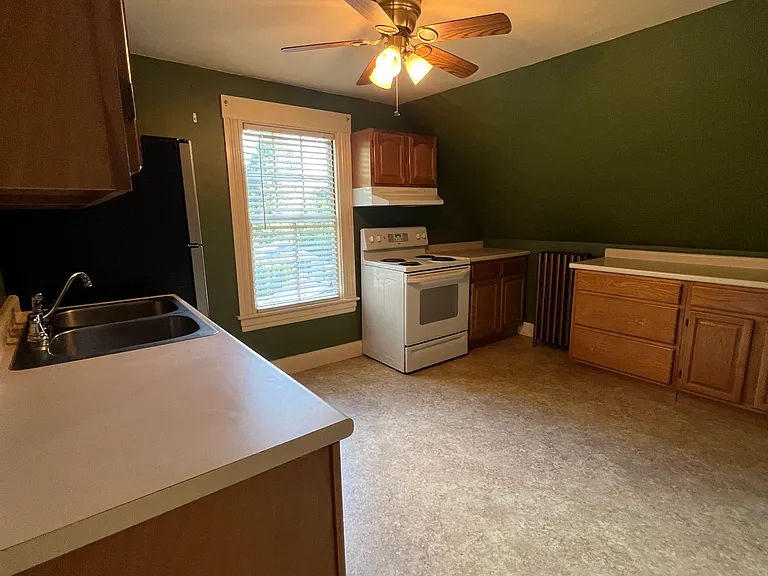 209 Main St #2 — Photo 8