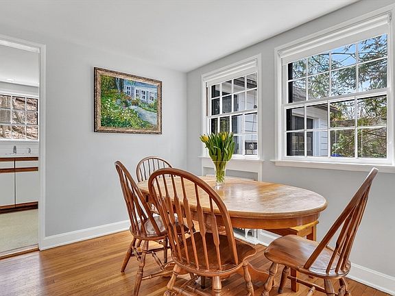 5th image of 63 Lexington Rd