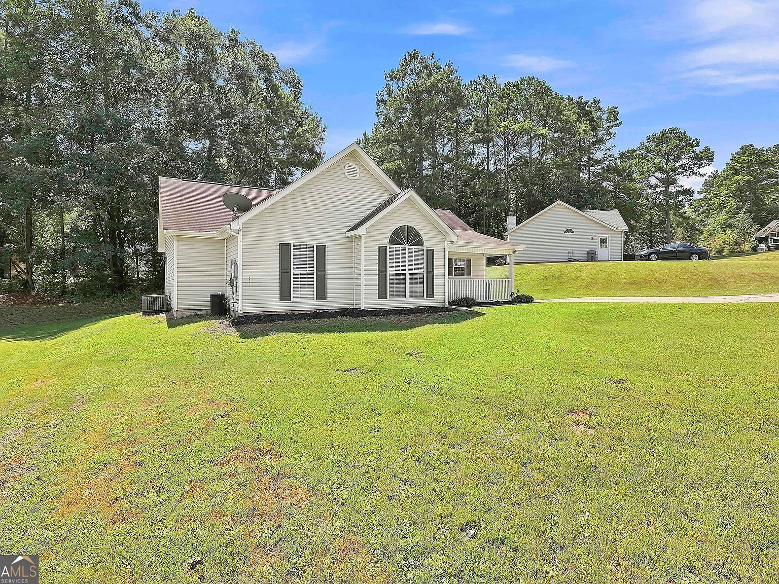 3 bed, 2.0 bath, 1257 sqft, $1,650 — Photo 2
