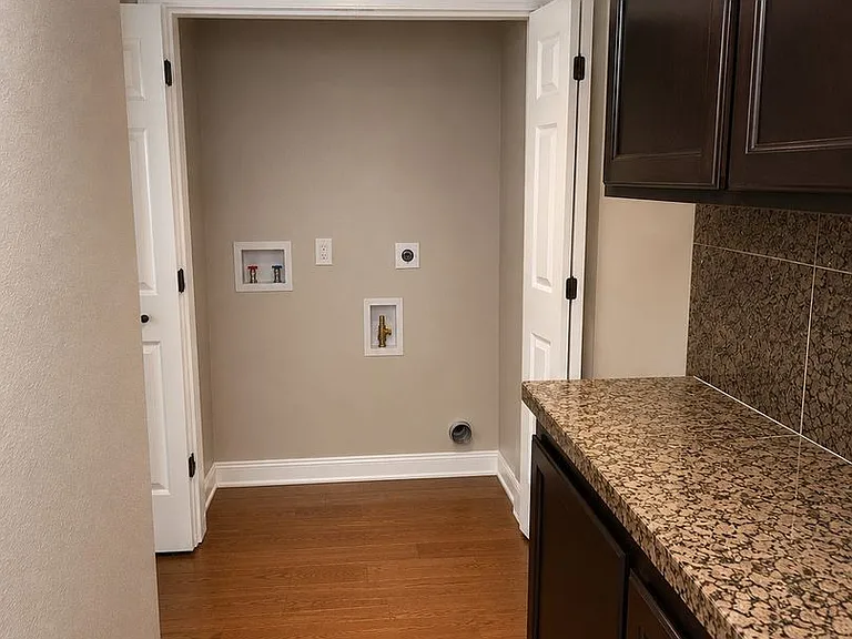 742 Rambleton Dr — Photo 30