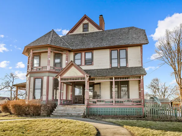 456 Douglas Ave, Elgin, IL 60120